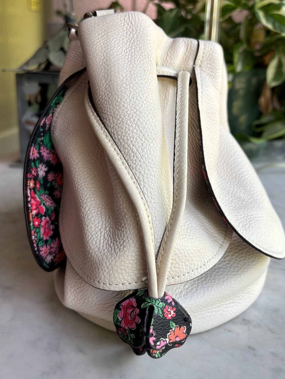 Coach White Pebbled Leather Drawstring Petal Shoulder Bag with Floral Tassels - Picture 3 of 12